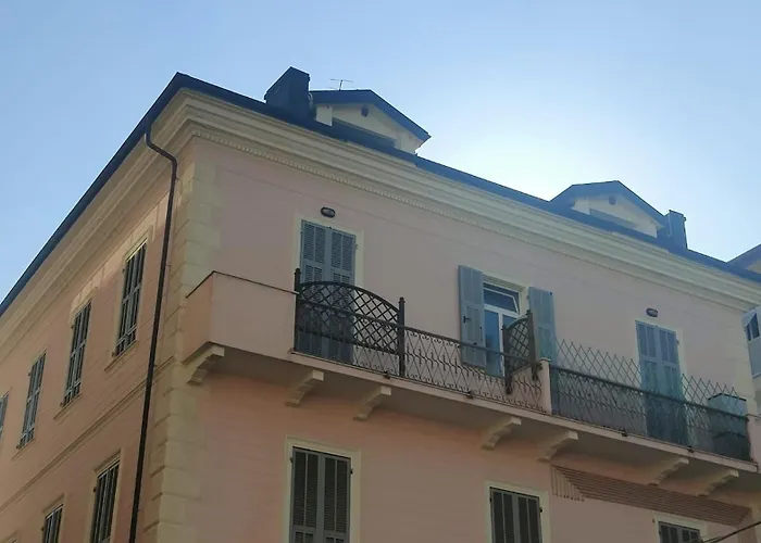 Il Gioiello Di Pietra * Pietra Ligure